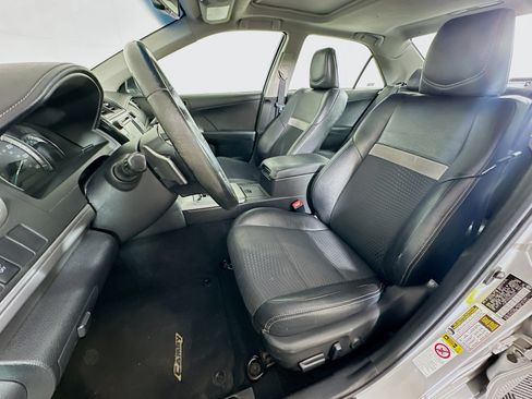 Used 2012 Toyota Camry SE w/ Convenience Pkg FWD image 13