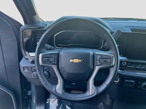 Used 2025 Chevrolet Silverado 1500 LT AWD/4WD image 11