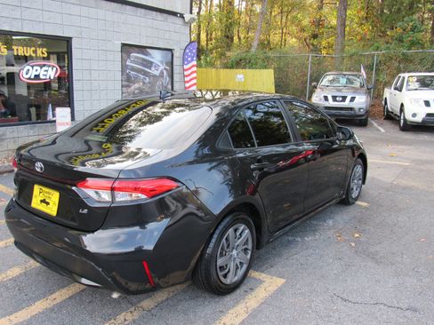 Used 2022 Toyota Corolla LE FWD image 7