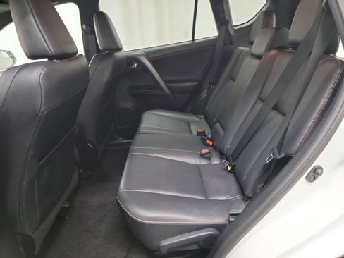 Used 2017 Toyota RAV4 SE image 28