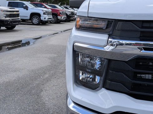 Certified 2025 Chevrolet Silverado 2500 LT w/ Safety Package AWD/4WD image 9