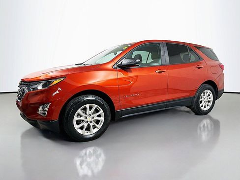 Used 2020 Chevrolet Equinox LS w/ LS Convenience Package image 3
