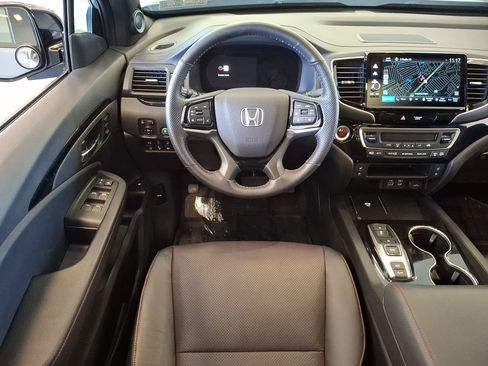 Used 2025 Honda Ridgeline Black Edition image 11