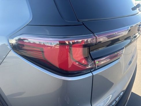 Used 2025 GMC Acadia Elevation image 25