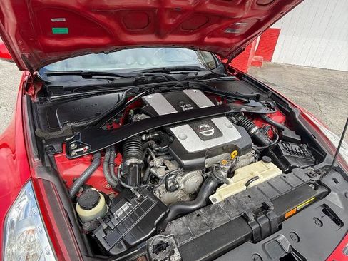 Used 2011 Nissan 370Z Coupe RWD image 26