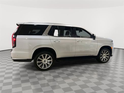Used 2022 Cadillac Escalade Premium Luxury image 3