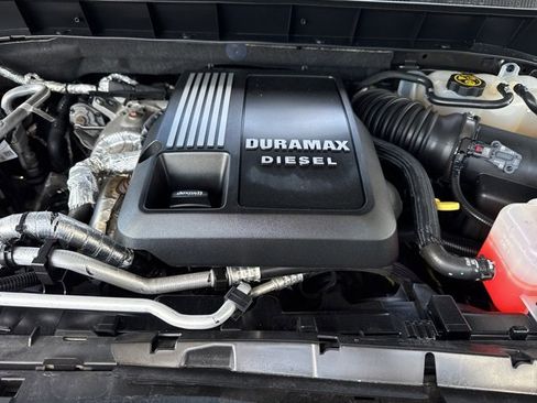 Used 2022 Chevrolet Silverado 1500 LTZ w/ LTZ Premium Package image 34