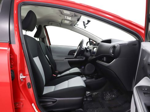 Used 2014 Toyota Prius C Three image 11