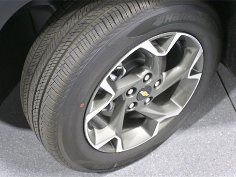 New 2026 Chevrolet Trax LT w/ Driver Confidence Package image 8