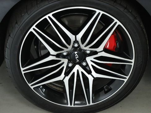 Used 2023 Kia Stinger GT2 image 12