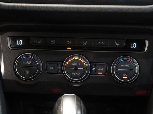 Used 2021 Volkswagen Tiguan SEL w/ 3rd Row Seat Package AWD/4WD image 22