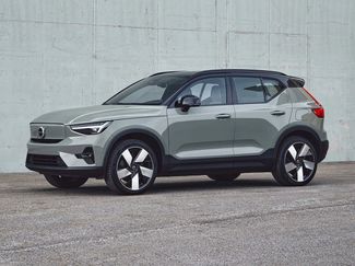 Used 2023 Volvo XC40 Recharge Core video 1