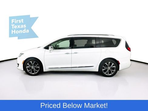 Used 2019 Chrysler Pacifica Limited w/ Tire & Wheel Group image 4