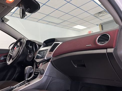 Used 2014 Chevrolet Cruze LT FWD image 13