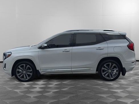 Used 2020 GMC Terrain Denali w/ Denali Premium Package AWD/4WD image 4
