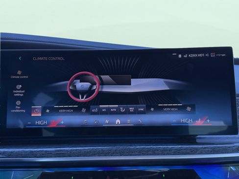 Used 2023 BMW 740i image 66