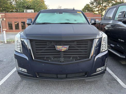 Used 2018 Cadillac Escalade Premium Luxury AWD/4WD image 2