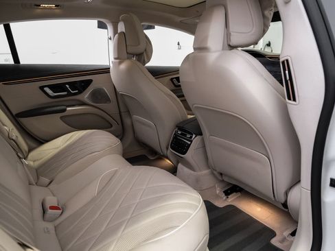 Used 2023 Mercedes-Benz EQS 580 4MATIC Sedan image 33