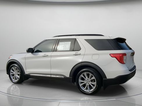 Certified 2020 Ford Explorer XLT w/ Equipment Group 202A image 18