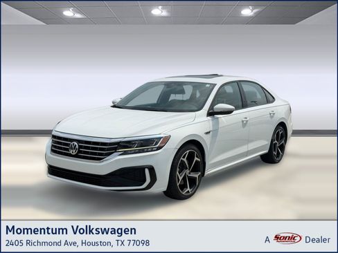 Certified 2022 Volkswagen Passat 2.0T R-Line FWD image 1
