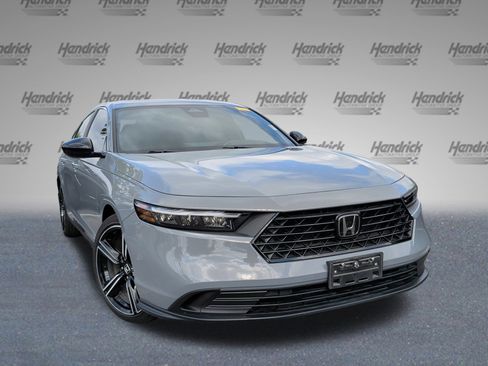 Used 2023 Honda Accord Sport image 2