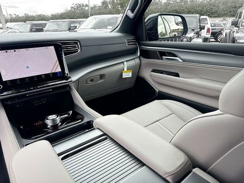 New 2026 Jeep Grand Wagoneer 2WD image 25