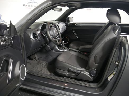 Used 2019 Volkswagen Beetle 2.0T SE image 18