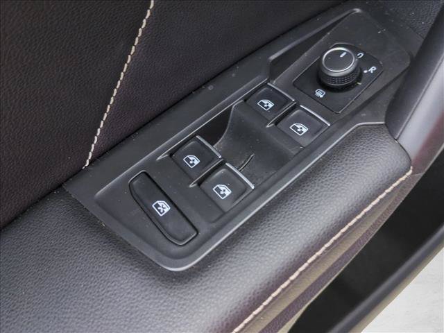 Used 2022 Volkswagen Tiguan SE FWD image 12
