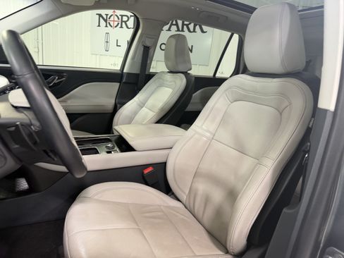 Used 2025 Lincoln Aviator Reserve w/ Jet Appearance Package RWD image 11