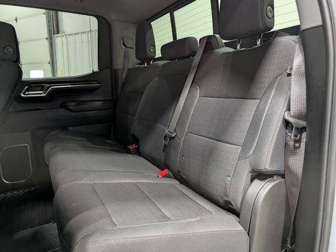 Used 2024 GMC Sierra 1500 SLE w/ Preferred Package image 17