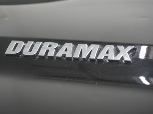 Used 2021 Chevrolet Silverado 1500 LT w/ Diesel Off-Road Package AWD/4WD image 7