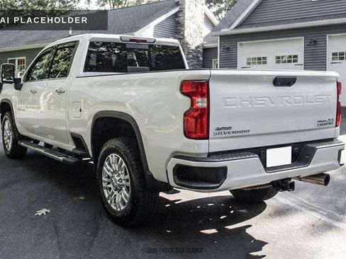 Used 2022 Chevrolet Silverado 3500 High Country w/ Technology Package AWD/4WD image 4