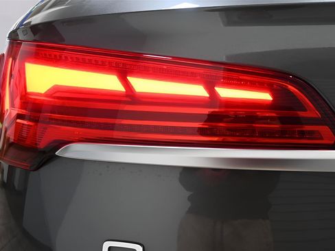 Used 2022 Audi Q5 e Premium image 31