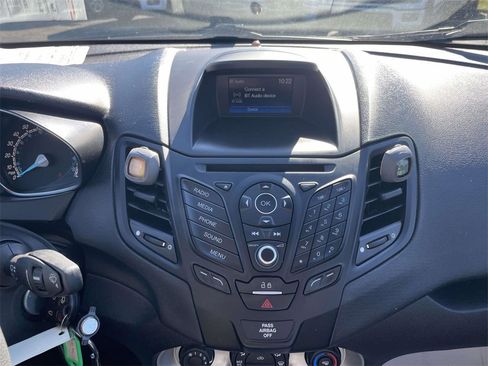 Used 2018 Ford Fiesta SE image 16