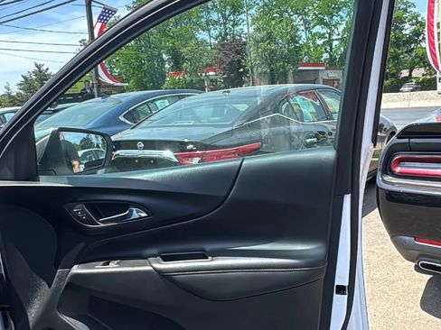 Used 2020 Chevrolet Equinox Premier AWD/4WD image 21