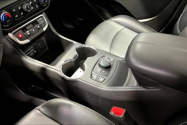 Used 2023 GMC Terrain SLT w/ Infotainment Package II FWD image 17