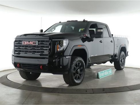 Used 2025 GMC Sierra 2500 AT4 AWD/4WD image 10