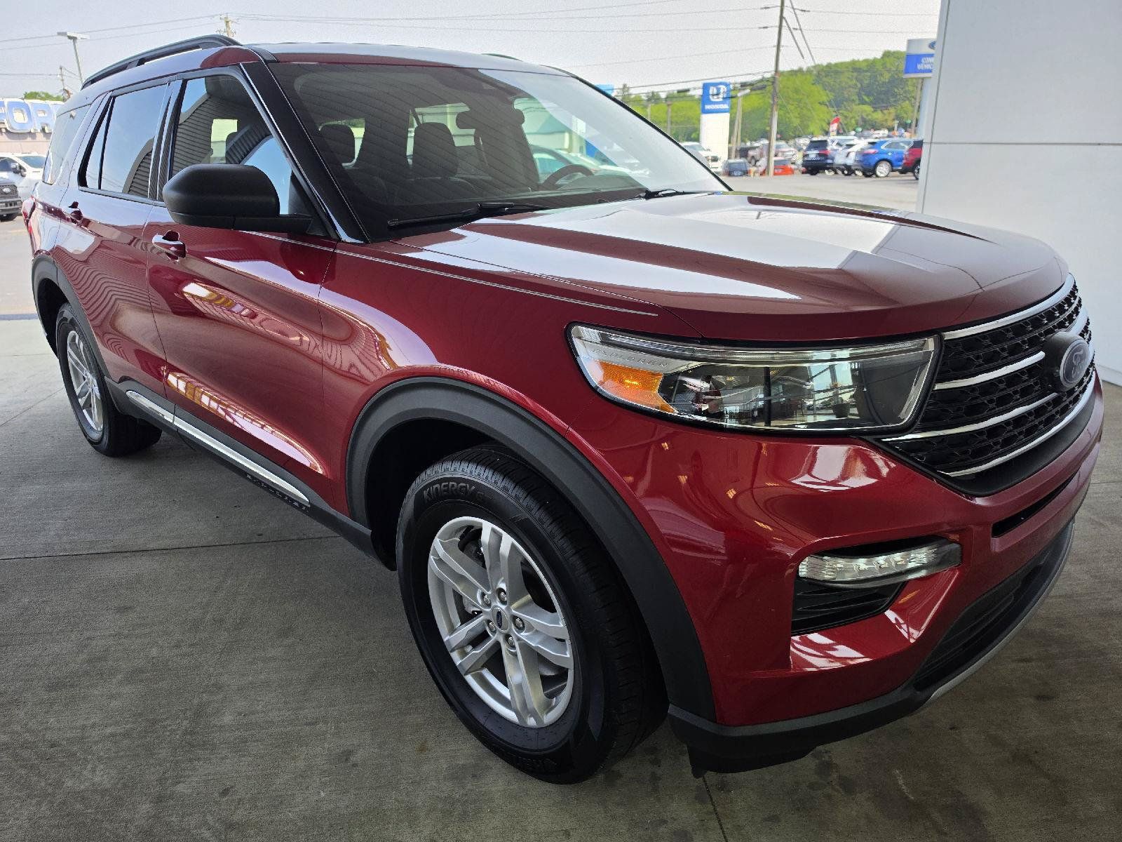 Used 2023 Ford Explorer XLT w/ Equipment Group 202A AWD/4WD image 8