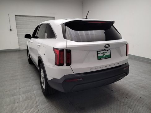 Used 2021 Kia Sorento LX FWD image 6