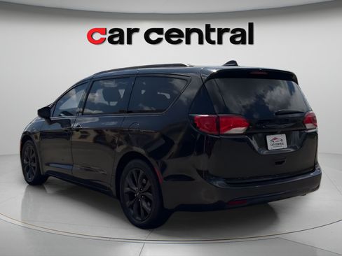 Used 2018 Chrysler Pacifica Touring-L Plus w/ Advanced Safetytec Group FWD image 3