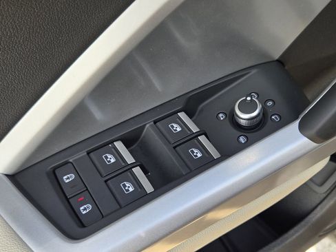 Certified 2025 Audi Q3 2.0T Premium w/ Convenience Package image 31