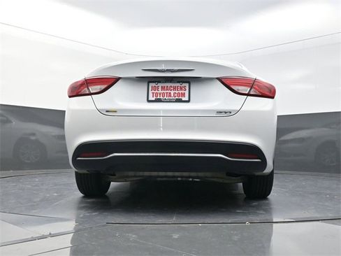 Used 2016 Chrysler 200 Limited image 32