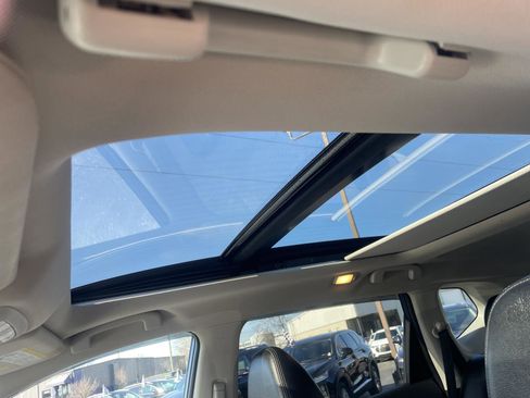 Used 2017 Nissan Rogue SL w/ SL Premium Package image 8