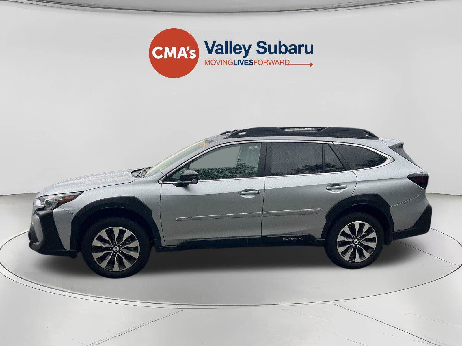 Used 2025 Subaru Outback Limited AWD/4WD image 2