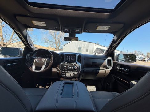 Used 2022 GMC Sierra 1500 SLT w/ SLT Premium Plus Package AWD/4WD image 38
