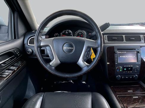 Used 2014 GMC Yukon Denali RWD image 5