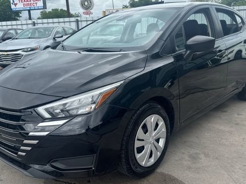 Used 2025 Nissan Versa S FWD image 1