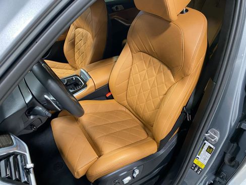 Certified 2024 BMW X7 xDrive40i w/ M Sport Package image 14