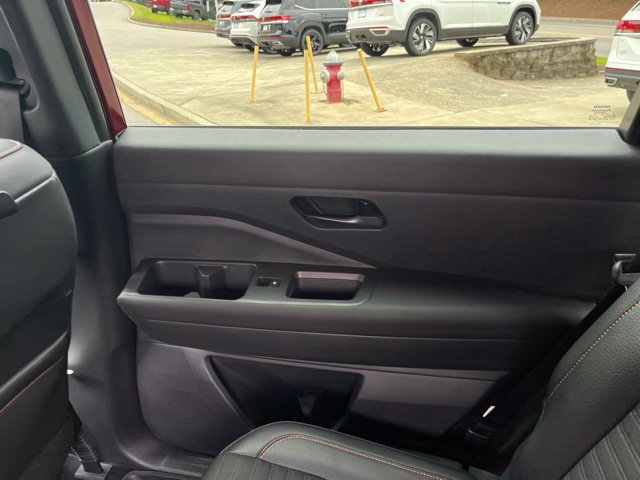 Used 2025 Nissan Pathfinder Rock Creek AWD/4WD image 15