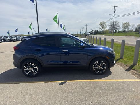 Used 2023 Buick Encore GX Select FWD image 2